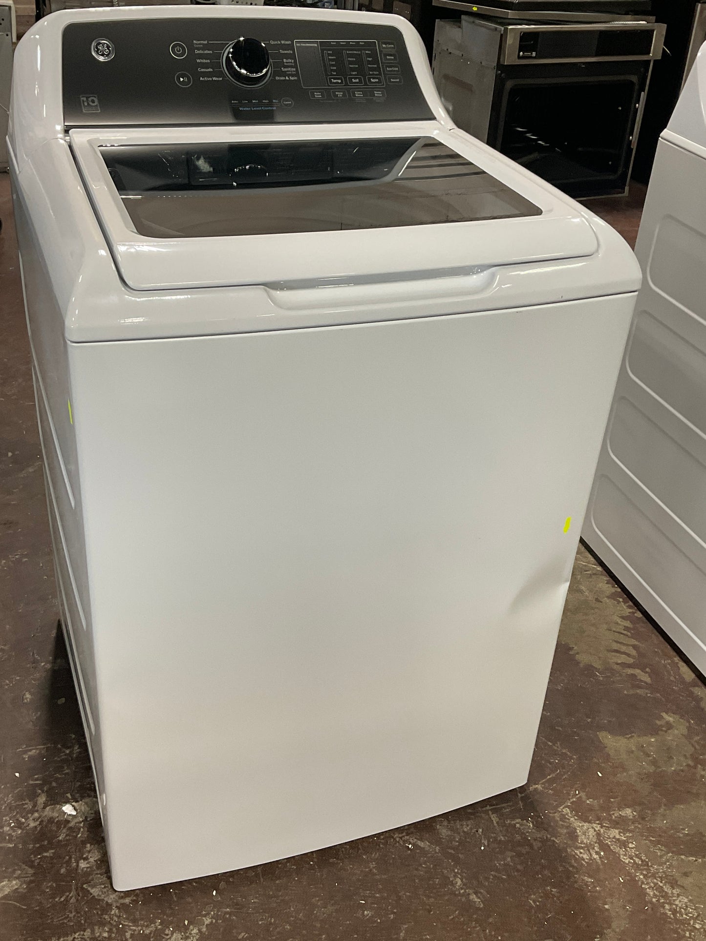 Front view, door closed