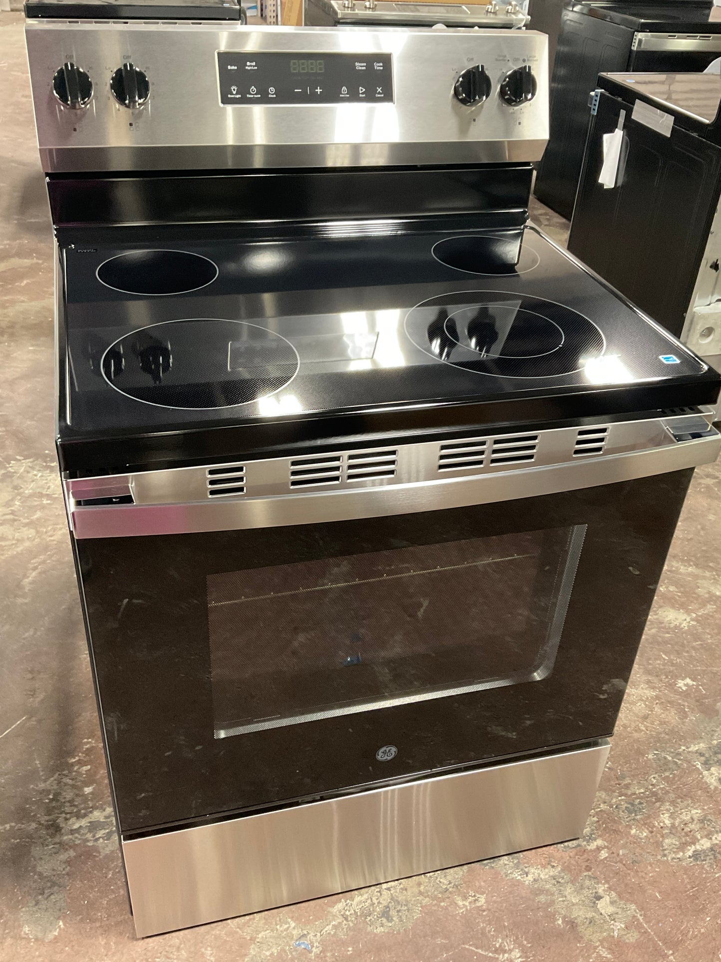 Front view, oven-door closed
