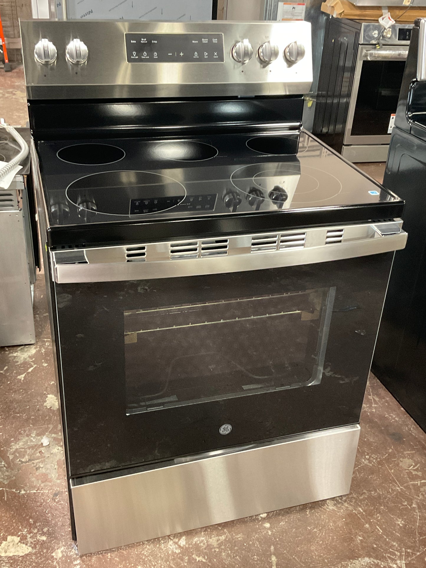 Front view, oven-door closed