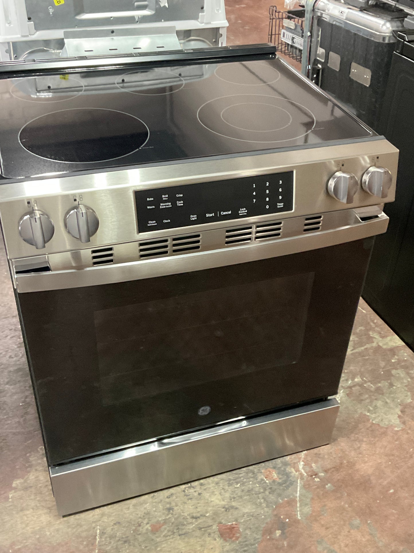 Front view, oven-door closed