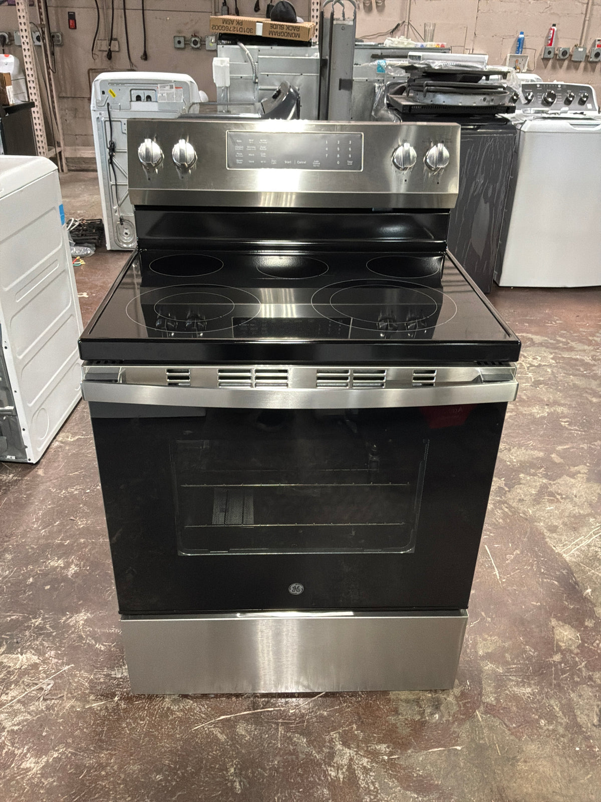 Front view, oven-door closed