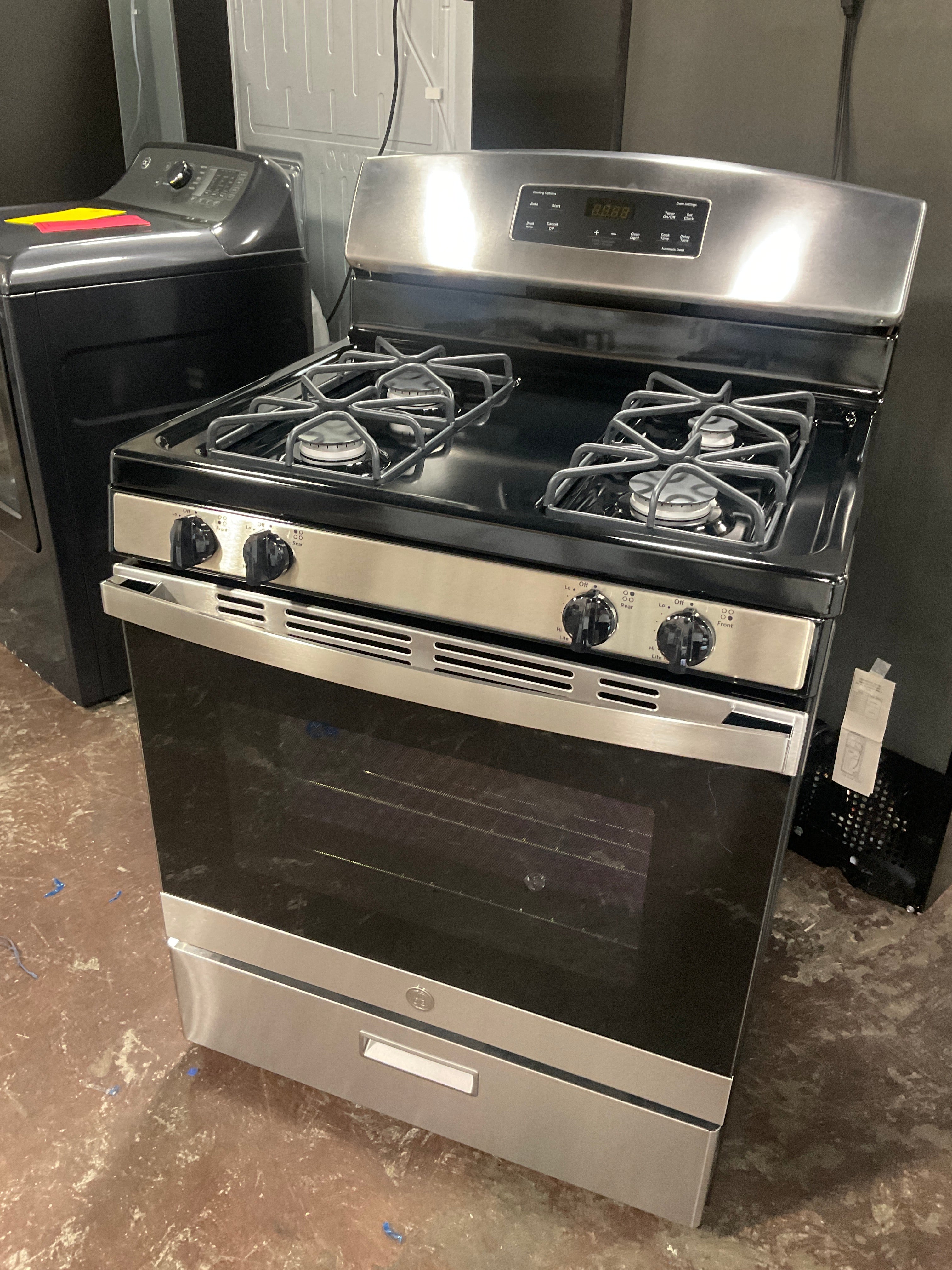 Front view, oven-door closed