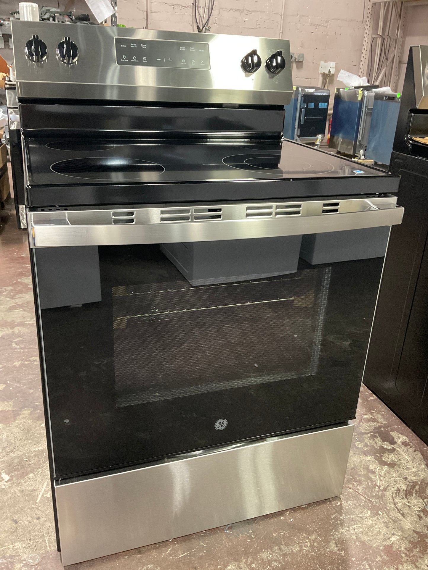 Front view, oven-door closed