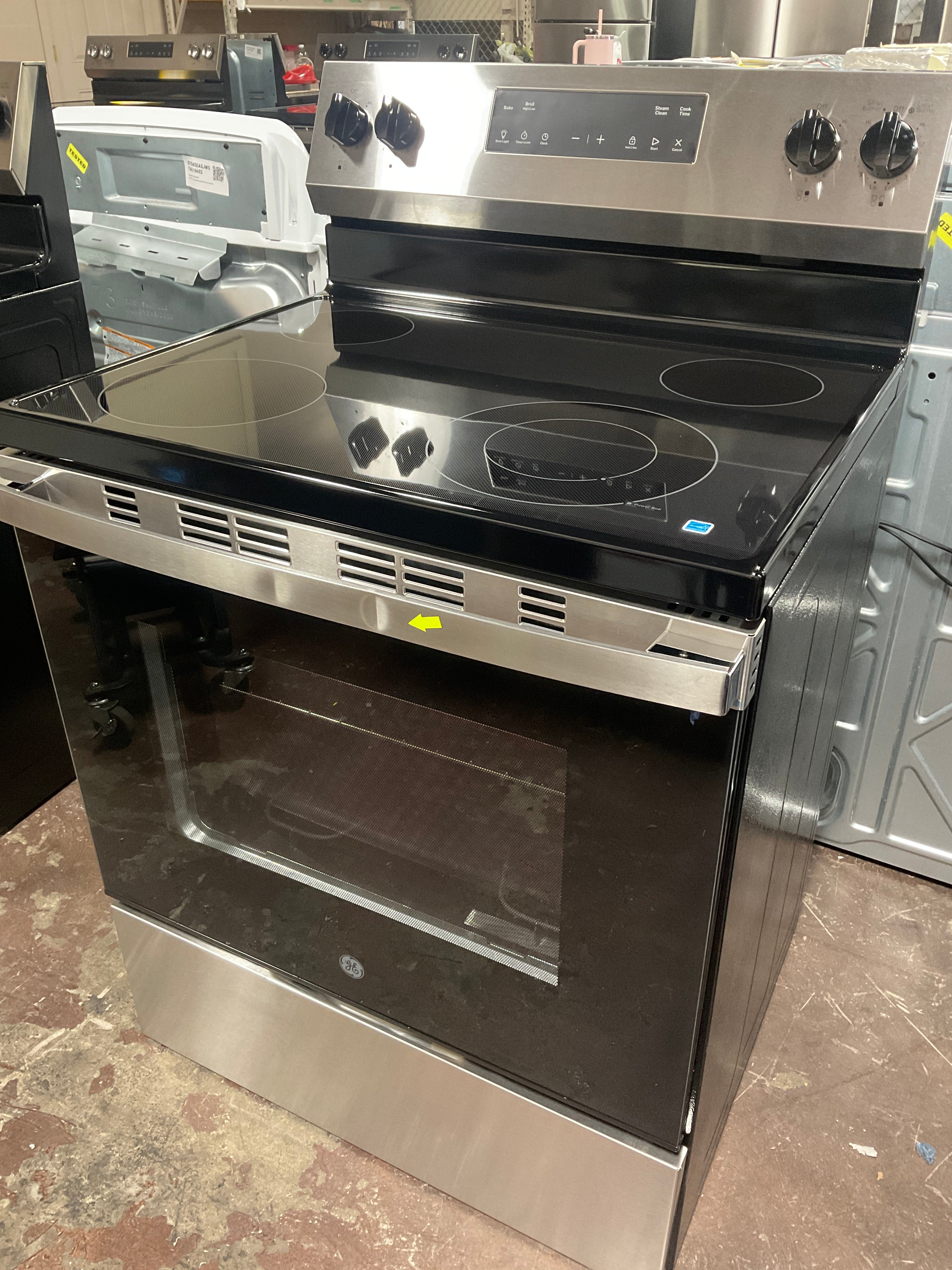 Front view, oven-door closed