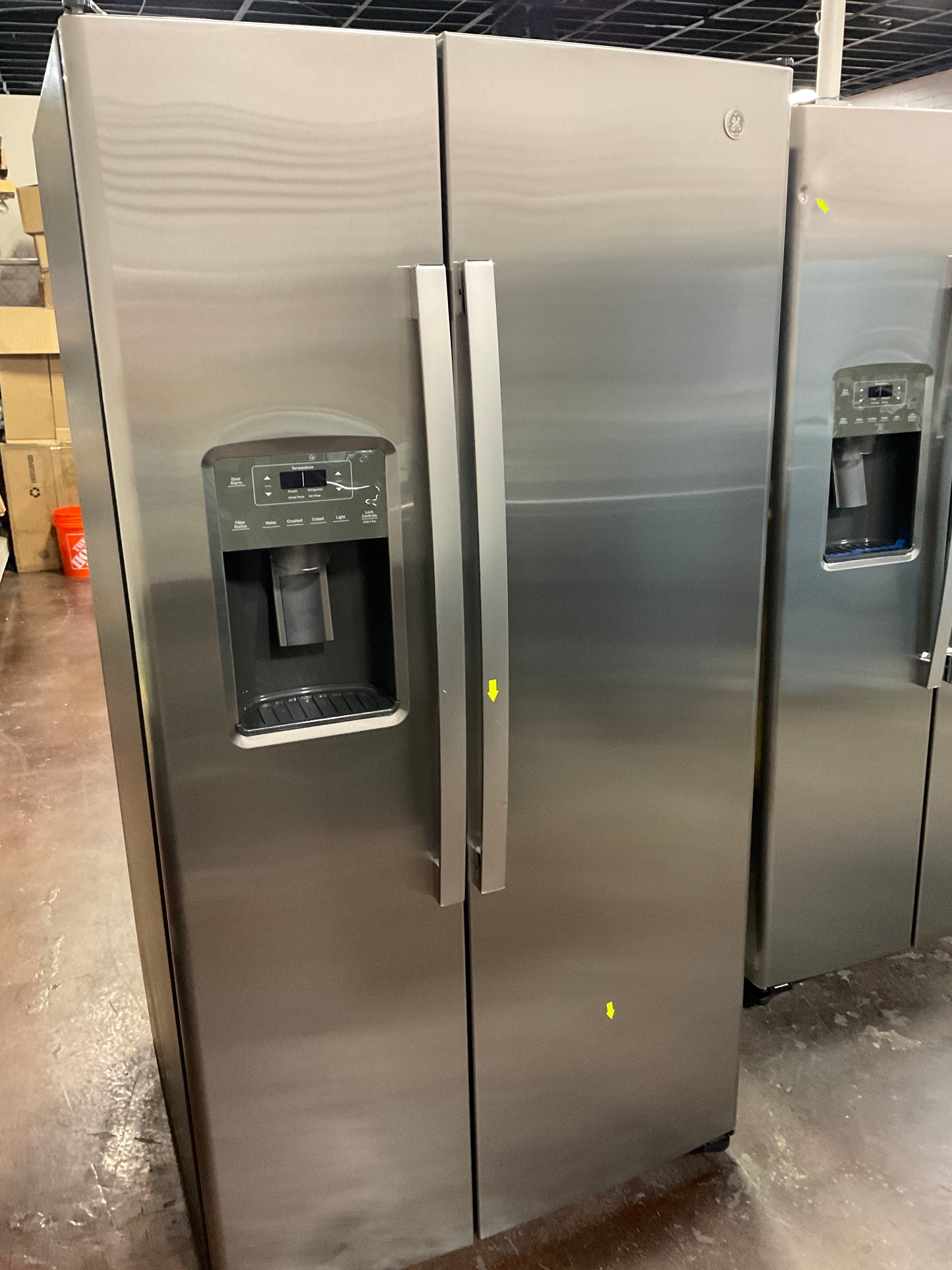 Front view, door closed