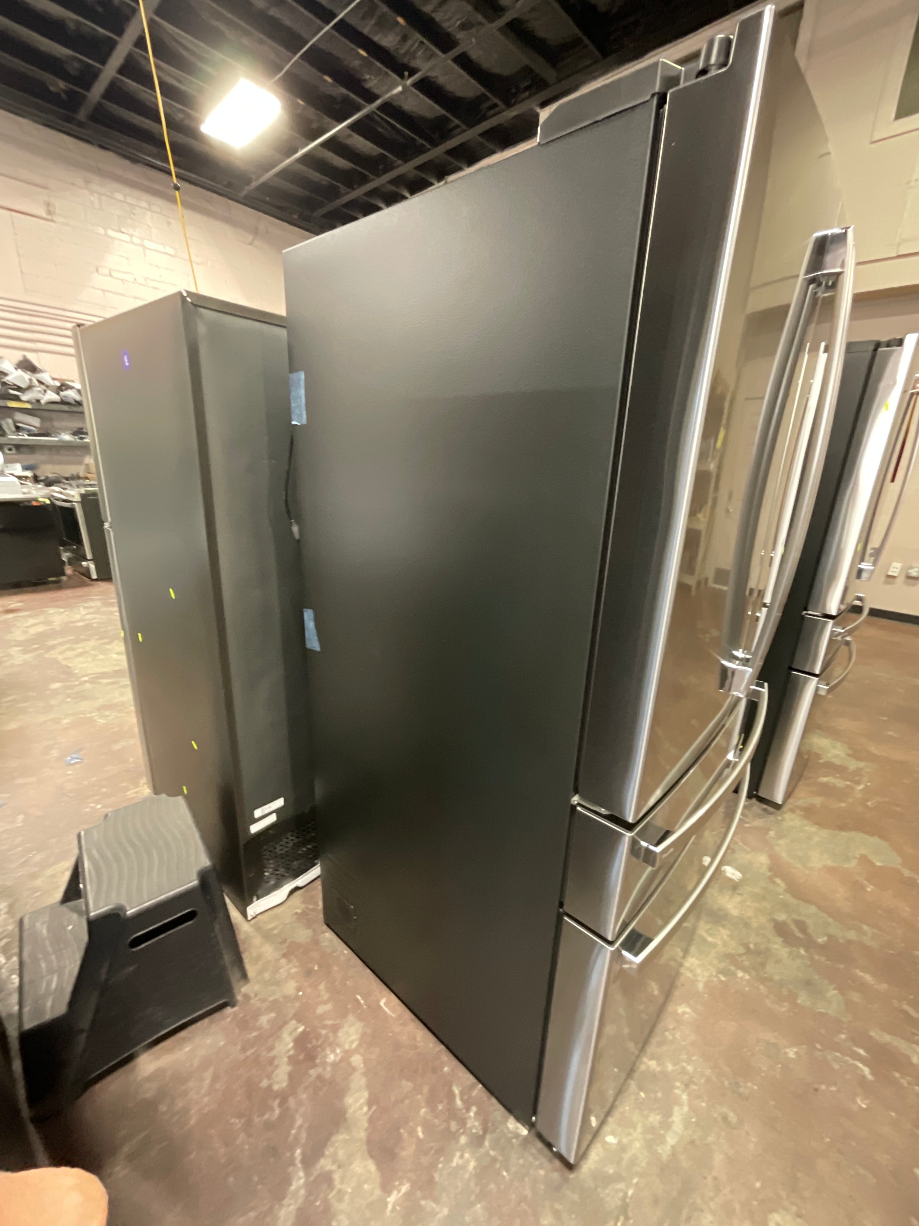 GE Profile™ ENERGY STAR® 28.7 Cu. Ft. Smart Fingerprint Resistant