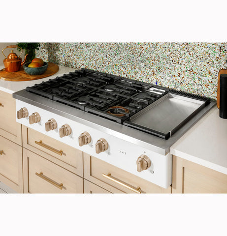 Cooktop of model CGU486P2TS1. Image # 3: GE Café™ 48" Commercial-Style Gas Rangetop with 6 Burners and Integrated Griddle (Natural Gas)